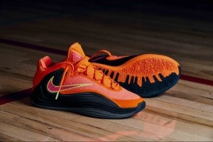 Freak 7！字母哥個(gè)人第七代簽名鞋正式亮相！