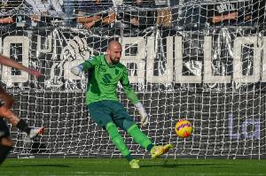 意媒：那不勒斯再次追求都靈28歲門將瓦尼亞，曼聯(lián)&利茲聯(lián)也有意