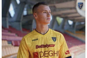 萊切總監(jiān)：卡馬達(dá)是最有才華的年輕天才之一，特點適合我們的戰(zhàn)術(shù)