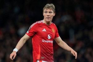 曼聯(lián)名宿：C羅本可以好好帶帶霍伊倫的，不解滕哈赫為何買霍伊倫