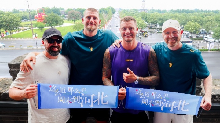 有點(diǎn)天賦嗷??約老師周末到河北??互動(dòng)秀中文：這么近 那么美