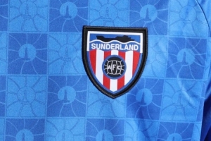 太陽報：桑德蘭新賽季客場隊服將使用新隊徽，主場依然是舊隊徽