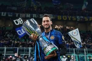 記者：費內(nèi)巴切上午將與恰20經(jīng)紀(jì)人談判，若達成協(xié)議將向國米報價