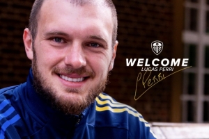 官方：利茲聯(lián)簽下里昂27歲巴西門將盧卡斯-佩利 據(jù)悉轉(zhuǎn)會(huì)費(fèi)1600萬(wàn)