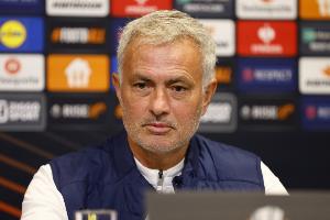 費(fèi)內(nèi)巴切主席：穆里尼奧是世上最無聊的人之一，除了足球啥也不談