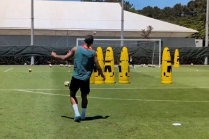 4中3！利物浦官方曬范迪克任意球訓練視頻：來自隊長的一些射門