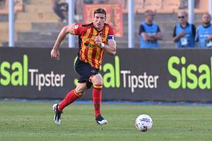 官方：升班馬克雷莫納簽下萊切后衛(wèi)巴斯奇羅托，轉(zhuǎn)會費300萬歐