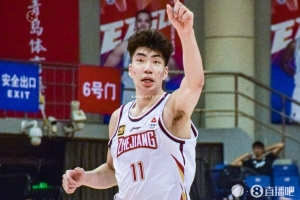 余嘉豪2000歐月薪甚至部分來自尺寸的稀缺 弗格曾拿1.7萬美元年薪