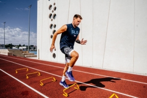 Skip：照片可以PS 還是看看東契奇賽季開始后的狀態(tài)再判斷吧