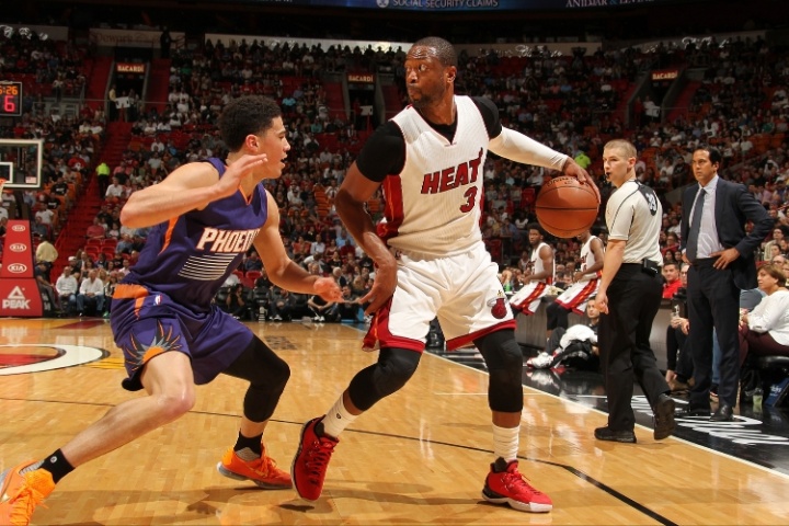 新秀賽季面對韋德砍34分！布克：第一次比賽前晚出去玩兒??