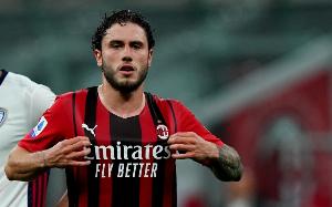 記者：吉魯召喚好友卡拉布里亞加盟里爾，目前這筆交易正進行談判