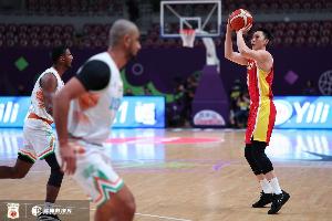 媒體人：半決賽內(nèi)線得分難度增大 今日三分15中1的5后衛(wèi)要站出來