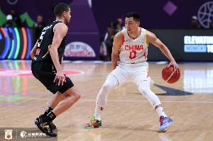 濟南時報：中國男籃時隔10年重返亞洲杯四強 高詩巖防守立奇功