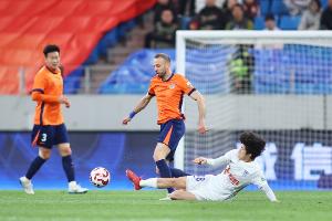 大腿回歸！記者：薩里奇?zhèn)麆?shì)恢復(fù)神速，青島海牛5外援出征成都