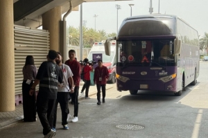 大戰(zhàn)在即！中國(guó)男籃提前兩個(gè)多小時(shí)抵達(dá)球館 比韓國(guó)隊(duì)早得多