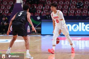 媒體人：趙睿把球隊(duì)扛肩上&MVP當(dāng)之無(wú)愧 如此中國(guó)男籃擬怎能不愛(ài)