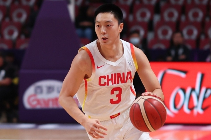 媒體人：讓胡明軒發(fā)起進(jìn)攻效果太差 他在上線掩護(hù)花費(fèi)的時(shí)間太多