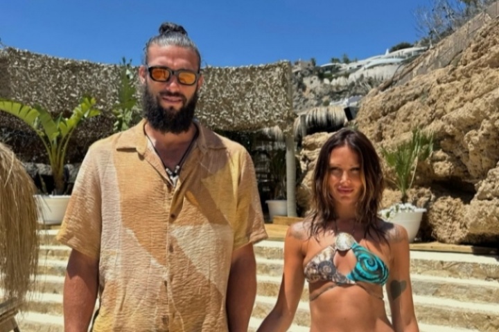 周中被曝分手光速復(fù)合！卡羅爾：我和女友只是吵架，我們已經(jīng)和好