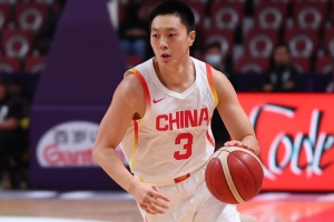 媒體人：胡明軒有時狀態(tài)不穩(wěn)是事實 但很多時候都是最能打硬仗的