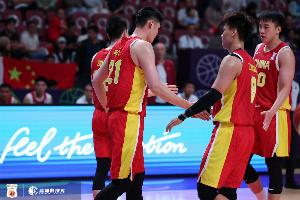 中國體育報：一分之差惜敗 中國男籃把希望留在明天