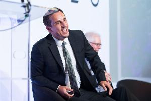 電訊報(bào)：內(nèi)維爾以為沒在直播，表示不想靠近利茲聯(lián)支持者