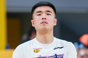 媒體人：張文逸留廣東因成長(zhǎng)空間 杜鋒罵歸罵&一直都愿給糾錯(cuò)機(jī)會(huì)