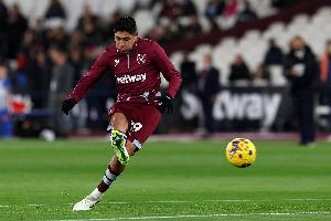 官方：費(fèi)內(nèi)巴切簽西漢姆后腰阿爾瓦雷斯達(dá)初步協(xié)議，將進(jìn)行體檢