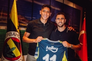 新援到！羅馬諾曬埃德松-阿爾瓦雷斯加盟費(fèi)內(nèi)巴切照片