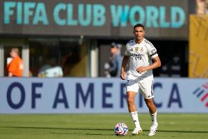 龍賽羅：阿諾德現(xiàn)在不配首發(fā)，卡瓦哈爾能注入他無(wú)法帶來(lái)的能量