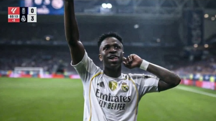 遭皇家?jiàn)W維耶多球迷狂噓！維尼修斯進(jìn)球后指耳朵+指看臺(tái)回?fù)??