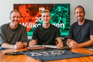 奧格斯堡官方：巴塞爾攻擊型中場安東-卡德加盟，簽約至2029年