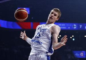 FIBA微波爐！馬爾卡寧首節(jié)2中2&罰球6中5貢獻(xiàn)10分1板1助1斷