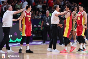 籃協(xié)主席：郭士強(qiáng)帶領(lǐng)的團(tuán)隊(duì)簡(jiǎn)單單純純粹 球員場(chǎng)上場(chǎng)下親如家人