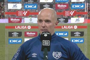 巴薩誤判獲點(diǎn)！對(duì)手隊(duì)長：為何總是特定隊(duì)伍獲利，很想噴但是算了