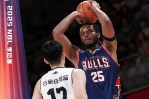 總決賽見！香港金牛大比分3-0戰(zhàn)勝石家莊翔藍(lán)晉級！