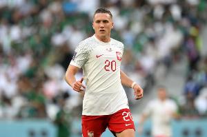 澤林斯基第100次為波蘭國(guó)家隊(duì)出場(chǎng)，波蘭男足隊(duì)史第七位百場(chǎng)球員