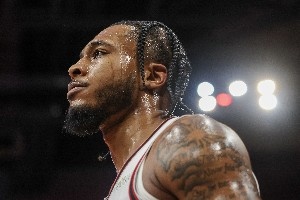 各隊(duì)秘武庫：鴨王黑迪克 莊神白魔 冬兵小手抱臂 伊森波姐來烤雞