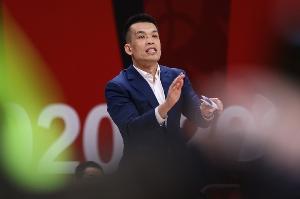 解立彬：總決賽首場(chǎng)的節(jié)奏不亞于CBA 很高興球隊(duì)能繼續(xù)進(jìn)步