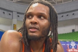 雖遲但到！當(dāng)NBL外援遇上中式腦筋急轉(zhuǎn)彎