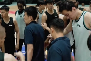 總決賽主場(chǎng)比賽戰(zhàn)幕即將拉開！金牛球員們加緊訓(xùn)練做好最充分準(zhǔn)備