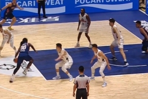 能突能投！香港金?？肆_斯全場(chǎng)8投6中 高效貢獻(xiàn)17分5板2助！