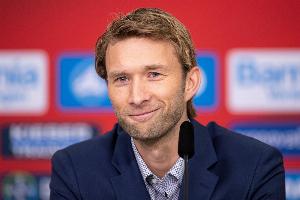 藥廠總監(jiān)再談解雇滕哈赫：他沒有朝正確的方向前進(jìn)，反而阻礙進(jìn)步