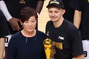 香港金牛3比1長沙電信勇勝完成兩連冠 球隊外援厄特爾當選FMVP