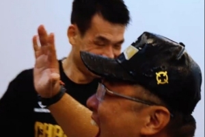 拿下總冠軍后大家在更衣室狂歡慶祝！跟隨視頻感受激動與喜悅吧！