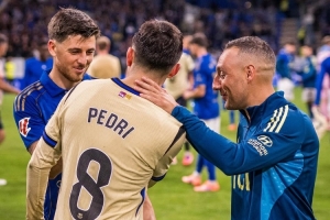 巴薩曬佩德里、卡索拉賽后交流視頻：兩位球場(chǎng)魔術(shù)師