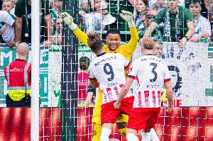 點(diǎn)球殺手！弗賴堡門將連續(xù)5次撲出點(diǎn)球，創(chuàng)德甲歷史記錄