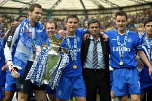 僅15粒丟球空前絕后！穆帥的首個(gè)英超賽季：29勝8平1負(fù)，95分奪冠