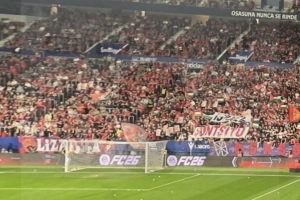 奧薩蘇納主場對陣赫塔費的比賽，球迷展示橫幅抗議以色列