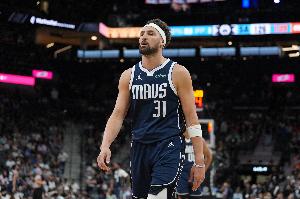 克萊：我經(jīng)常重溫獨行俠11年奪冠紀(jì)錄片 那支球隊詮釋了團隊真諦