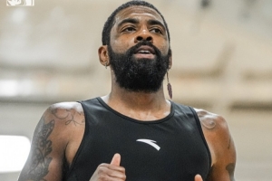 全員參與&保持專注！獨行俠官方曬球隊訓(xùn)練照